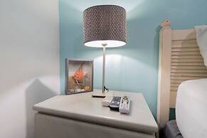 Mid Mari - Gorgeous Nautical Condo Near Beach, Shops & Restaurants- Co