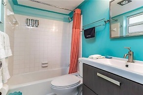 Mid Mari - Gorgeous Nautical Condo Near Beach, Shops & Restaurants- Co