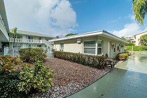 Mid Mari - Gorgeous Nautical Condo Near Beach, Shops & Restaurants- Co