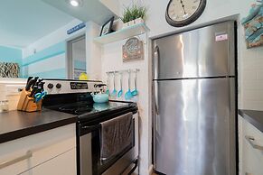 Mid Mari - Gorgeous Nautical Condo Near Beach, Shops & Restaurants- Co