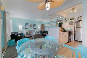 Mid Mari - Gorgeous Nautical Condo Near Beach, Shops & Restaurants- Co