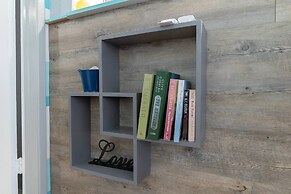 Mid Mari - Gorgeous Nautical Condo Near Beach, Shops & Restaurants- Co