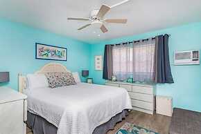 Mid Mari - Gorgeous Nautical Condo Near Beach, Shops & Restaurants- Co