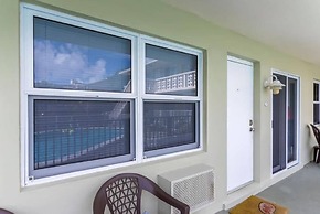 Mid Mari - Gorgeous Nautical Condo Near Beach, Shops & Restaurants- Co