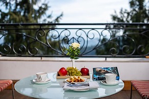 Goroomgo Hill Top Courtyard Shimla