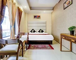 Goroomgo Hill Top Courtyard Shimla