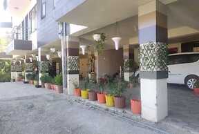 Goroomgo Hill Top Courtyard Shimla