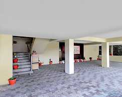 Goroomgo Hill Top Courtyard Shimla