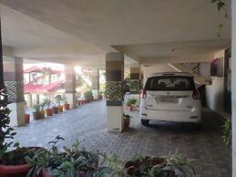 Goroomgo Hill Top Courtyard Shimla