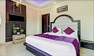 Goroomgo Hill Top Courtyard Shimla