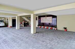 Goroomgo Hill Top Courtyard Shimla