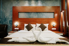 Daksh The Madhuvan Suites Dwarka