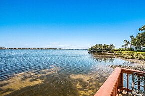 Fun N Sun 1 Bedroom Condo by RedAwning