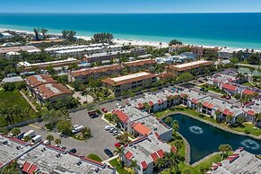 Fun N Sun 1 Bedroom Condo by RedAwning