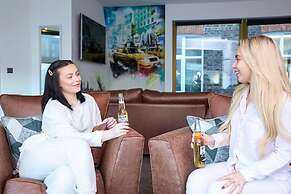 The Bling Hotel by UStay