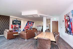 The Bling Hotel by UStay