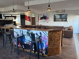 The Bling Hotel by UStay