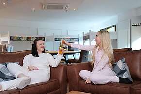 The Bling Hotel by UStay