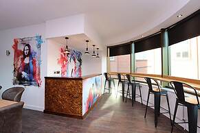 The Bling Hotel by UStay