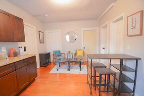 Lovely 3-Bedroom Apt with free parking
