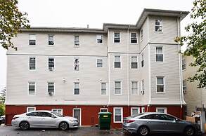 Lovely 3-Bedroom Apt with free parking