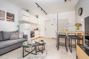 Stylish one BDR with balcony