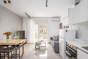 Stylish one BDR with balcony