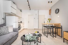 Stylish one BDR with balcony