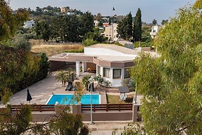 Maia Luxury Pool Villa