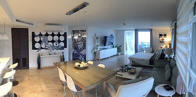 Modern Loft ,eagle Beach ,oasis Condo