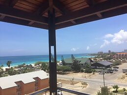 Modern Loft ,eagle Beach ,oasis Condo