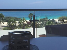 Modern Loft ,eagle Beach ,oasis Condo