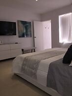 Palm Beach C, Charmingquiet Apt,wifi,beach Close,