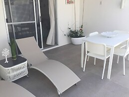 Palm Beach C, Charmingquiet Apt,wifi,beach Close,