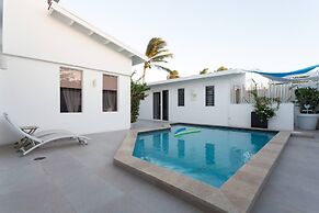 Palm Beach C, Charmingquiet Apt,wifi,beach Close,