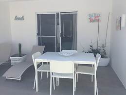 Palm Beach C, Charmingquiet Apt,wifi,beach Close,