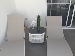 Palm Beach C, Charmingquiet Apt,wifi,beach Close,