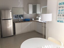 Palm Beach C, Charmingquiet Apt,wifi,beach Close,