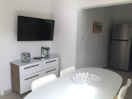 Palm Beach C, Charmingquiet Apt,wifi,beach Close,