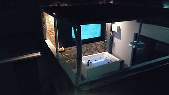 Ostraco Luxury Suite