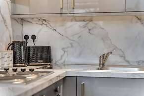 Garden Flat - Stylish - Modern Flat - Near Balloch