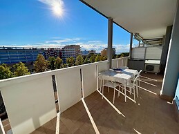 Seaview Modern Flat - Beahost