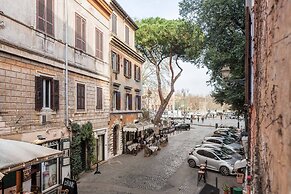 Cozy Entire Apt Close To Piazza Trilussa