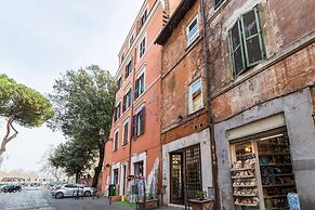 Cozy Entire Apt Close To Piazza Trilussa