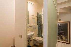 Cozy Entire Apt Close To Piazza Trilussa