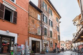 Cozy Entire Apt Close To Piazza Trilussa
