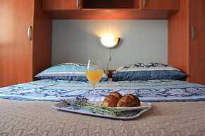 Sea View Apartment Orhideja, Sleeps 4