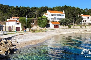 Sea View Apartment Orhideja, Sleeps 4