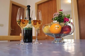 Sea View Apartment Orhideja, Sleeps 4