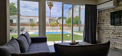 Aqua Luxury Suites Roda